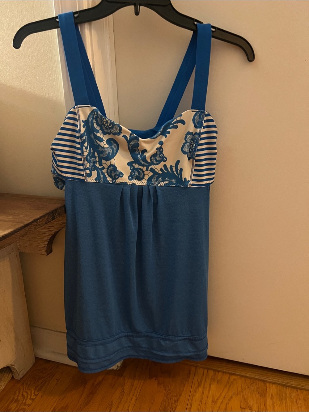lululemon athletica Blue and White Floral/Stripe Detail Tank with built in bra